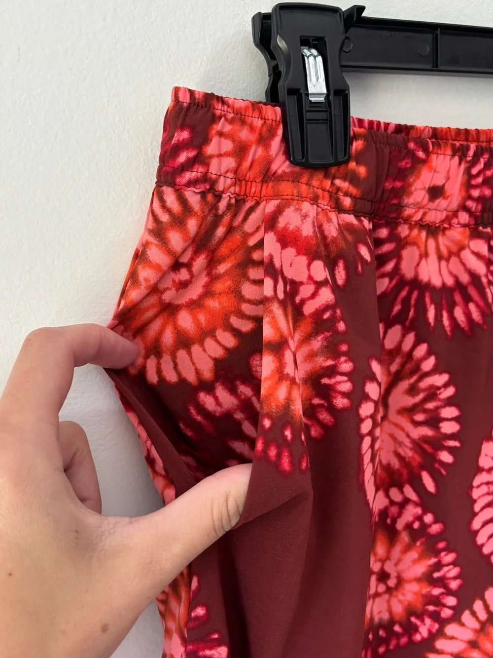 Toad&Co Sunkissed Weekend Skort Grenadine Tie Dye Red Floral Outdoor Activewear - Picture 2 of 8